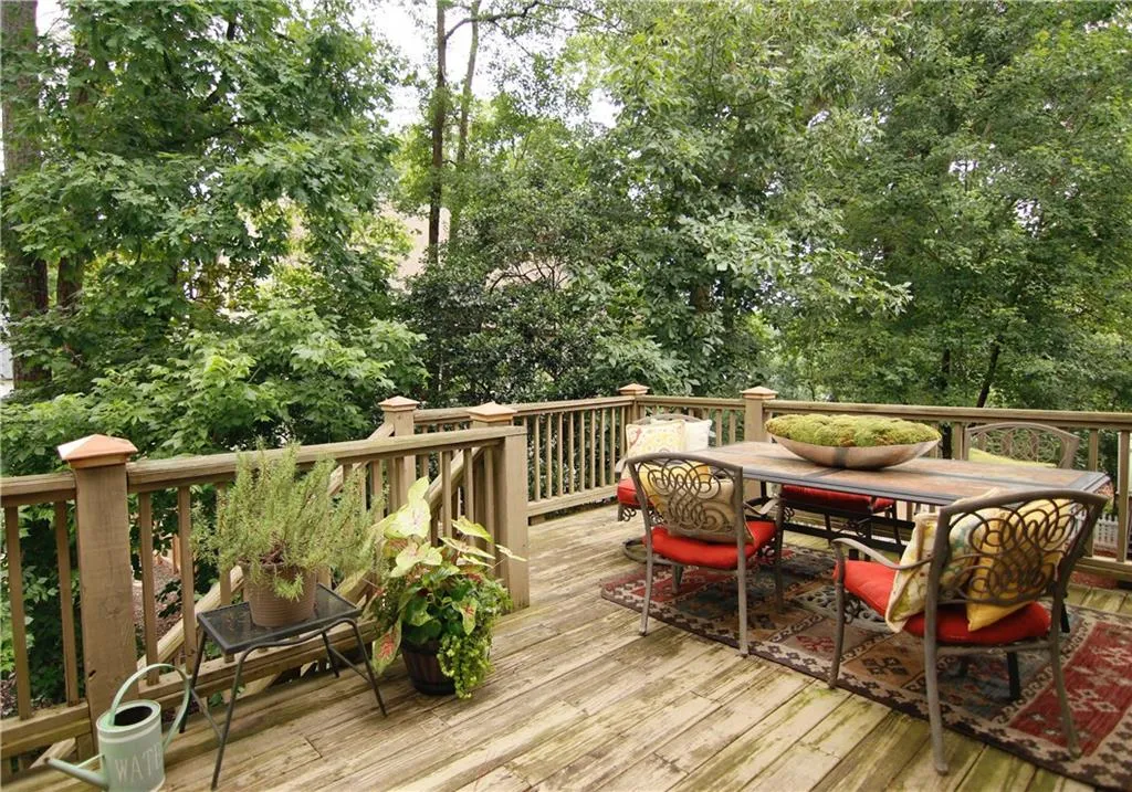 120 Windsor Cove, Sandy Springs, Georgia 30328, 5 Bedrooms Bedrooms, ,5 BathroomsBathrooms,Residential,Sold,120 Windsor Cove,6029885