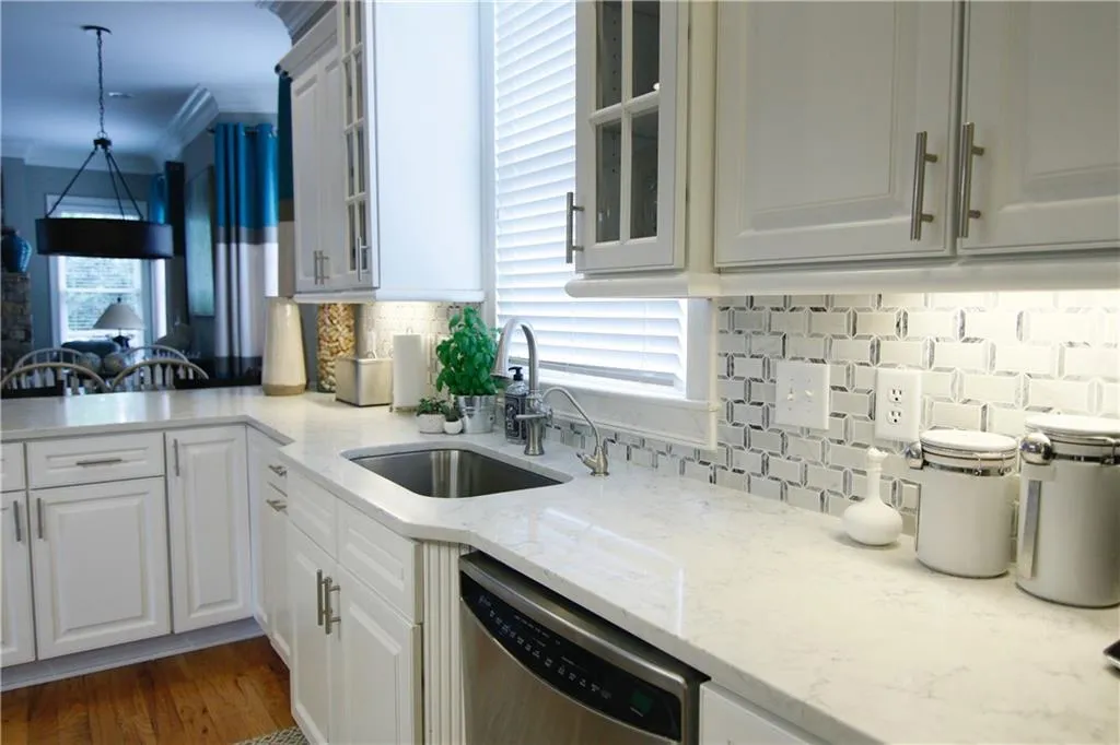 120 Windsor Cove, Sandy Springs, Georgia 30328, 5 Bedrooms Bedrooms, ,5 BathroomsBathrooms,Residential,Sold,120 Windsor Cove,6029885