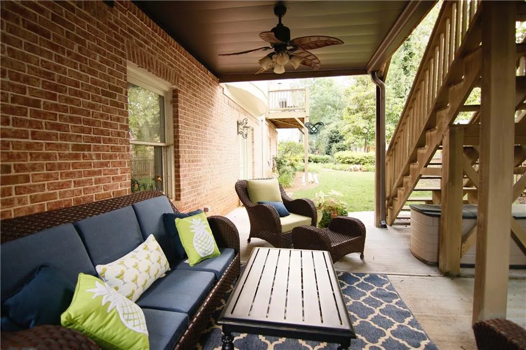 120 Windsor Cove, Sandy Springs, Georgia 30328, 5 Bedrooms Bedrooms, ,5 BathroomsBathrooms,Residential,Sold,120 Windsor Cove,6029885