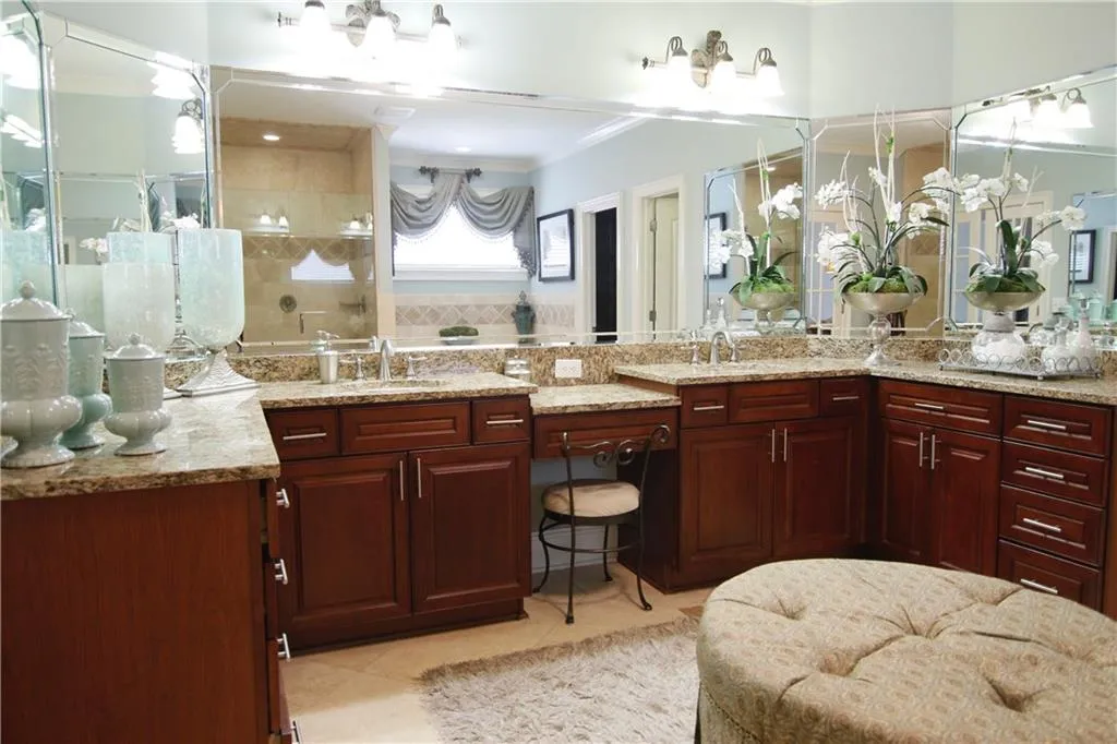 120 Windsor Cove, Sandy Springs, Georgia 30328, 5 Bedrooms Bedrooms, ,5 BathroomsBathrooms,Residential,Sold,120 Windsor Cove,6029885