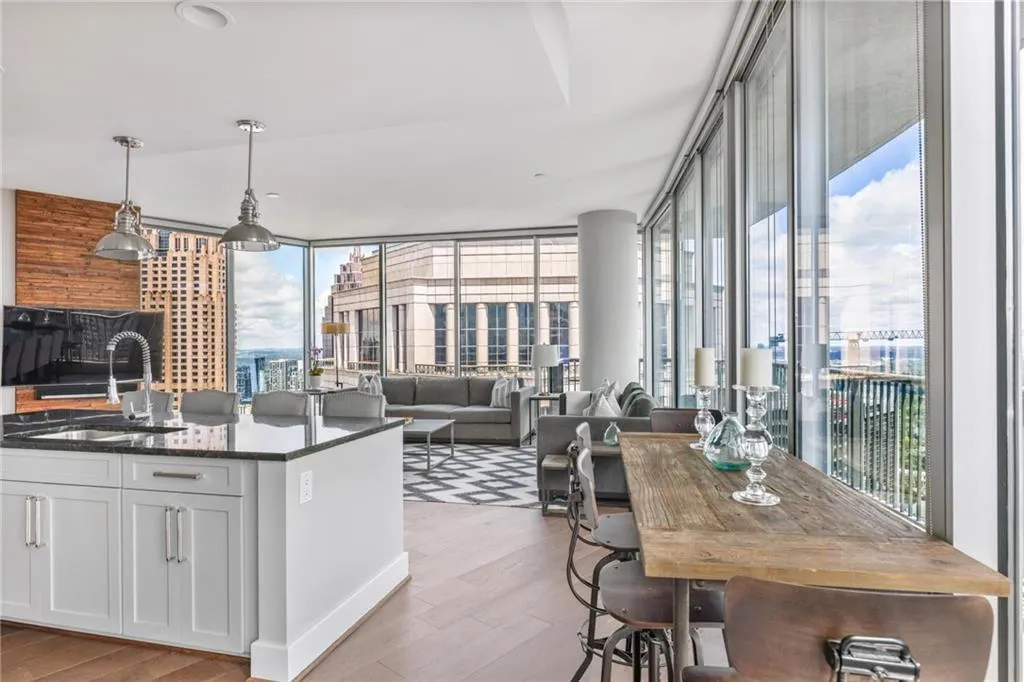 1080 Peachtree Street Ne Unit 3303, Atlanta, Georgia 30309, 2 Bedrooms Bedrooms, ,2 BathroomsBathrooms,Residential,For Sale,1080 Peachtree Street Ne Unit 3303,7636217