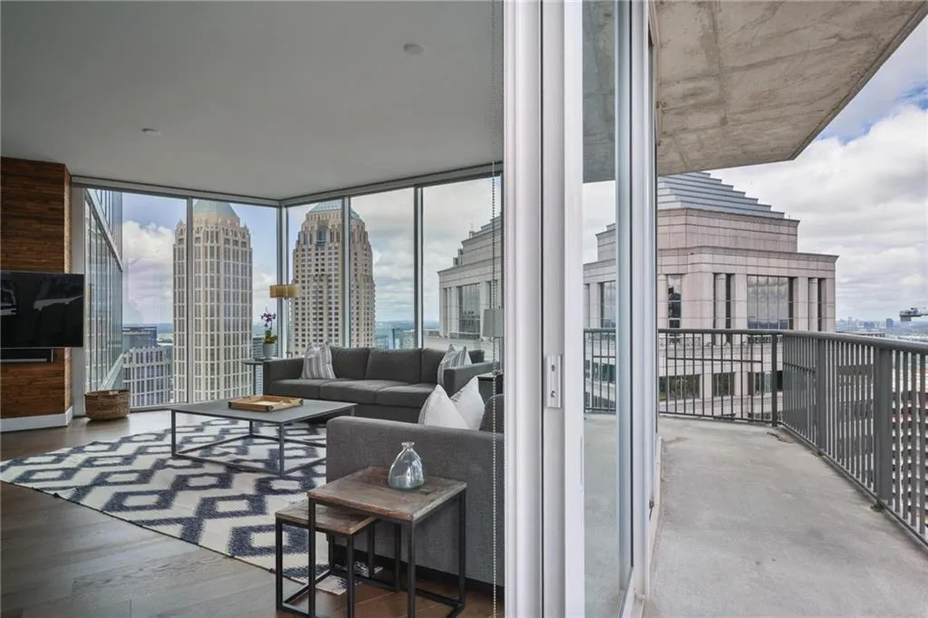 1080 Peachtree Street Ne Unit 3303, Atlanta, Georgia 30309, 2 Bedrooms Bedrooms, ,2 BathroomsBathrooms,Residential,For Sale,1080 Peachtree Street Ne Unit 3303,7636217