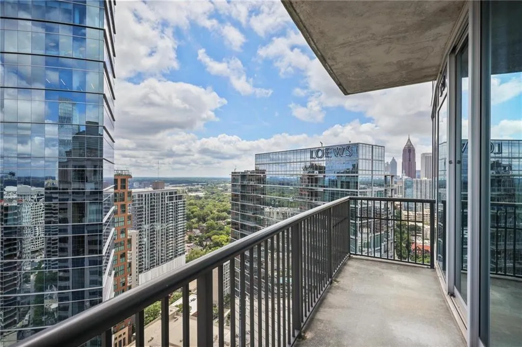 1080 Peachtree Street Ne Unit 3303, Atlanta, Georgia 30309, 2 Bedrooms Bedrooms, ,2 BathroomsBathrooms,Residential,For Sale,1080 Peachtree Street Ne Unit 3303,7636217