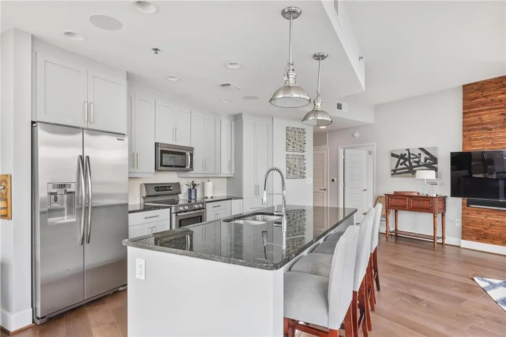 1080 Peachtree Street Ne Unit 3303, Atlanta, Georgia 30309, 2 Bedrooms Bedrooms, ,2 BathroomsBathrooms,Residential,For Sale,1080 Peachtree Street Ne Unit 3303,7636217