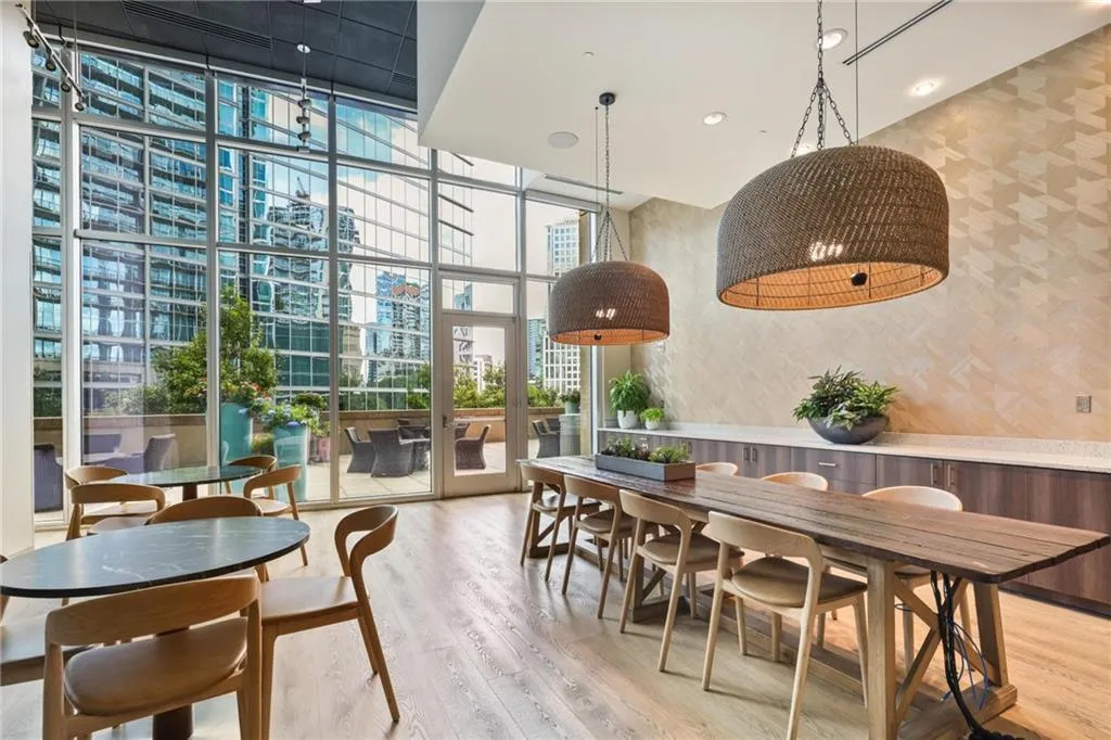 1080 Peachtree Street Ne Unit 3303, Atlanta, Georgia 30309, 2 Bedrooms Bedrooms, ,2 BathroomsBathrooms,Residential,For Sale,1080 Peachtree Street Ne Unit 3303,7636217