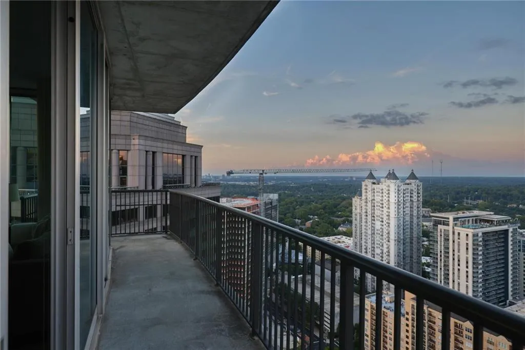 1080 Peachtree Street Ne Unit 3303, Atlanta, Georgia 30309, 2 Bedrooms Bedrooms, ,2 BathroomsBathrooms,Residential,For Sale,1080 Peachtree Street Ne Unit 3303,7636217