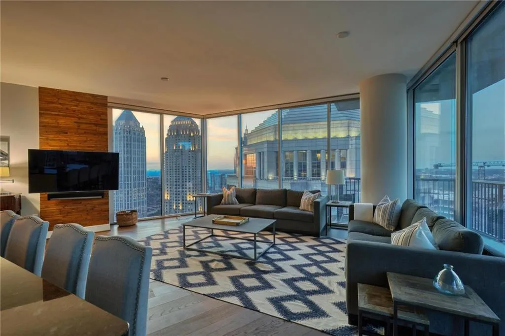 1080 Peachtree Street Ne Unit 3303, Atlanta, Georgia 30309, 2 Bedrooms Bedrooms, ,2 BathroomsBathrooms,Residential,For Sale,1080 Peachtree Street Ne Unit 3303,7636217