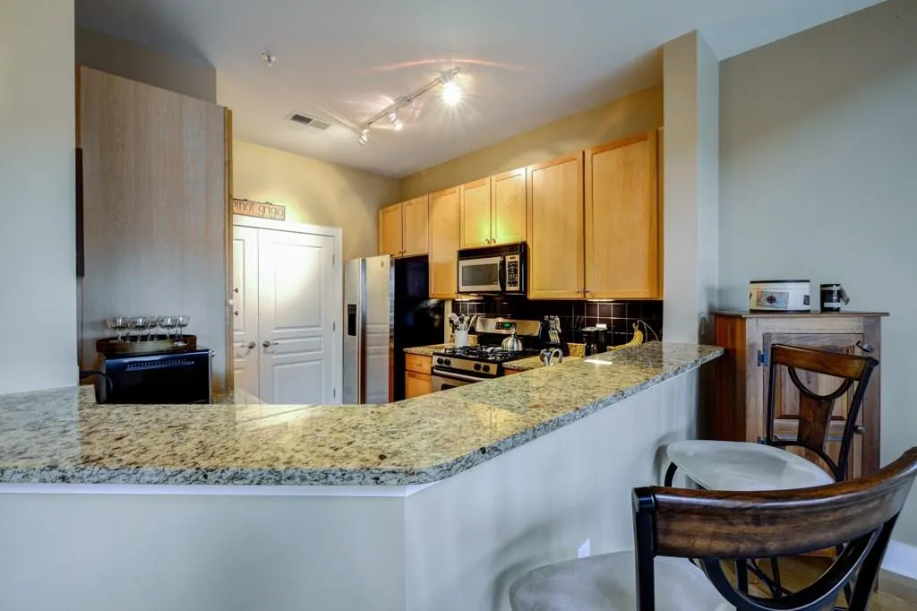 799 Hammond Drive Unit 413, Sandy Springs, Georgia 30328, 2 Bedrooms Bedrooms, ,1 BathroomBathrooms,Residential,Sold,799 Hammond Drive Unit 413,5784813