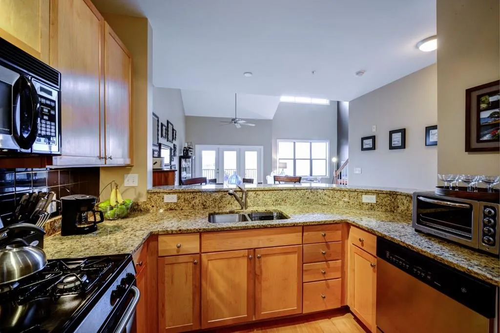 799 Hammond Drive Unit 413, Sandy Springs, Georgia 30328, 2 Bedrooms Bedrooms, ,1 BathroomBathrooms,Residential,Sold,799 Hammond Drive Unit 413,5784813
