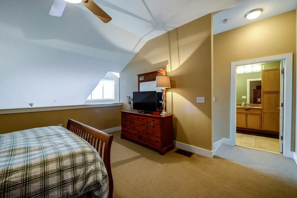 799 Hammond Drive Unit 413, Sandy Springs, Georgia 30328, 2 Bedrooms Bedrooms, ,1 BathroomBathrooms,Residential,Sold,799 Hammond Drive Unit 413,5784813