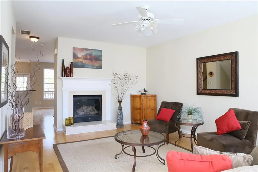3779 Chattahoochee Summit Drive Unit 4, Atlanta, Georgia 30339, 4 Bedrooms Bedrooms, ,3 BathroomsBathrooms,Residential,Sold,3779 Chattahoochee Summit Drive Unit 4,5804198