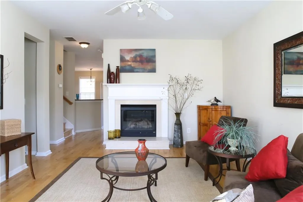 3779 Chattahoochee Summit Drive Unit 4, Atlanta, Georgia 30339, 4 Bedrooms Bedrooms, ,3 BathroomsBathrooms,Residential,Sold,3779 Chattahoochee Summit Drive Unit 4,5804198