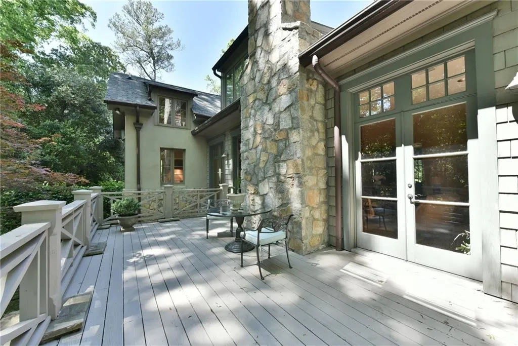 5200 Long Island Drive Nw, Atlanta, Georgia 30327, 5 Bedrooms Bedrooms, ,3 BathroomsBathrooms,Residential,Sold,5200 Long Island Drive Nw,5839247