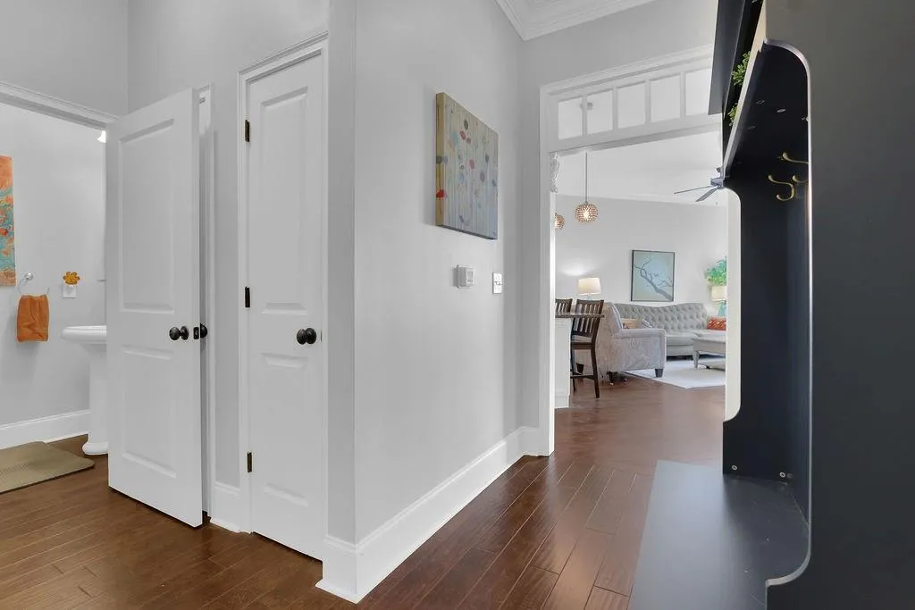 11 Perimeter Center E Unit 1114, Atlanta, Georgia 30324, 1 Bedroom Bedrooms, ,1 BathroomBathrooms,Residential,For Sale,11 Perimeter Center E Unit 1114,7648814