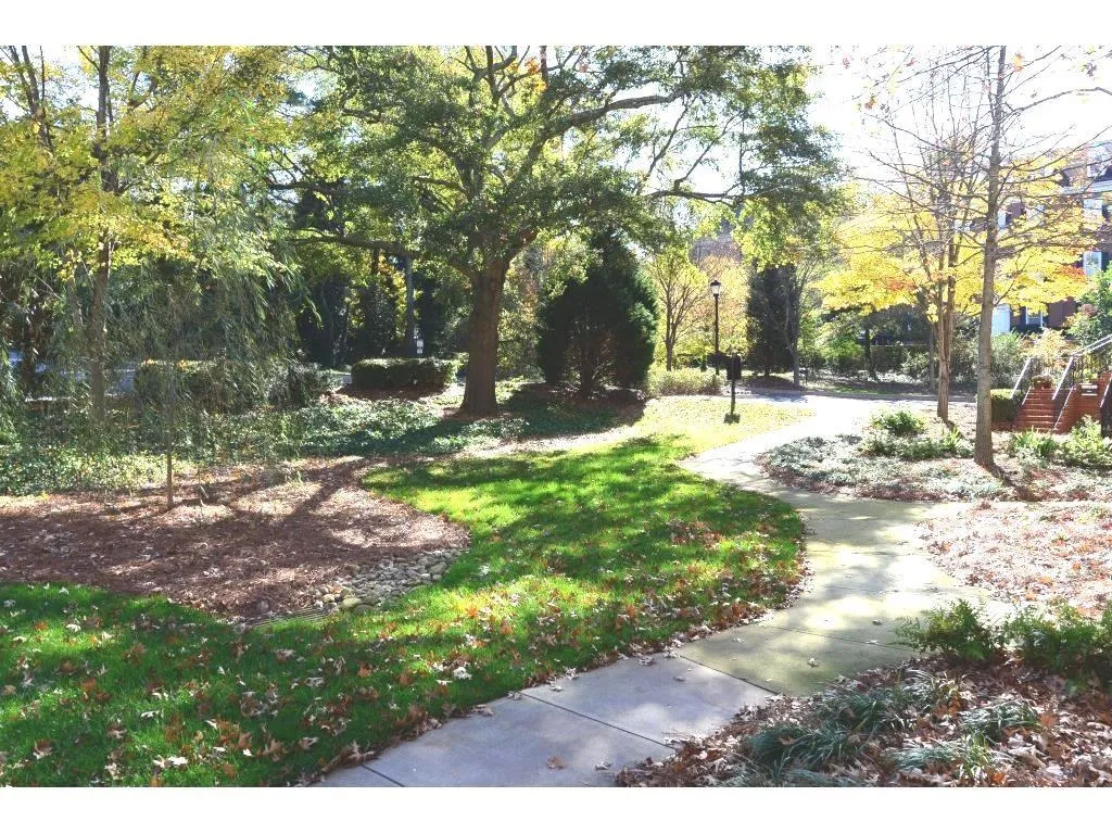 5210 Chemin De Vie Unit 5210, Atlanta, Georgia 30342, 2 Bedrooms Bedrooms, ,2 BathroomsBathrooms,Residential,Sold,5210 Chemin De Vie Unit 5210,5778685