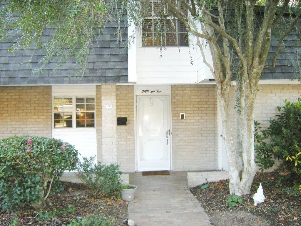 5210 Chemin De Vie Unit 5210, Atlanta, Georgia 30342, 2 Bedrooms Bedrooms, ,2 BathroomsBathrooms,Residential,Sold,5210 Chemin De Vie Unit 5210,5778685