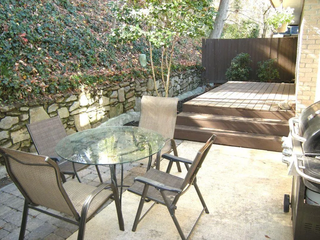 5210 Chemin De Vie Unit 5210, Atlanta, Georgia 30342, 2 Bedrooms Bedrooms, ,2 BathroomsBathrooms,Residential,Sold,5210 Chemin De Vie Unit 5210,5778685