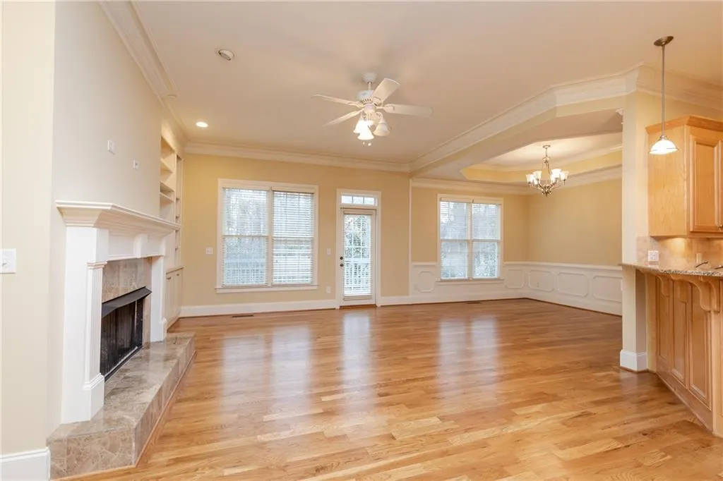 5492 Glenridge Drive Unit 544, Atlanta, Georgia 30342, 4 Bedrooms Bedrooms, ,3 BathroomsBathrooms,Residential,Sold,5492 Glenridge Drive Unit 544,6518151