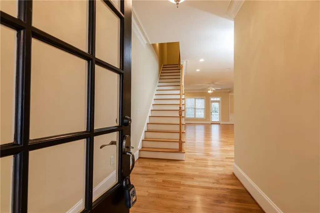 5492 Glenridge Drive Unit 544, Atlanta, Georgia 30342, 4 Bedrooms Bedrooms, ,3 BathroomsBathrooms,Residential,Sold,5492 Glenridge Drive Unit 544,6518151