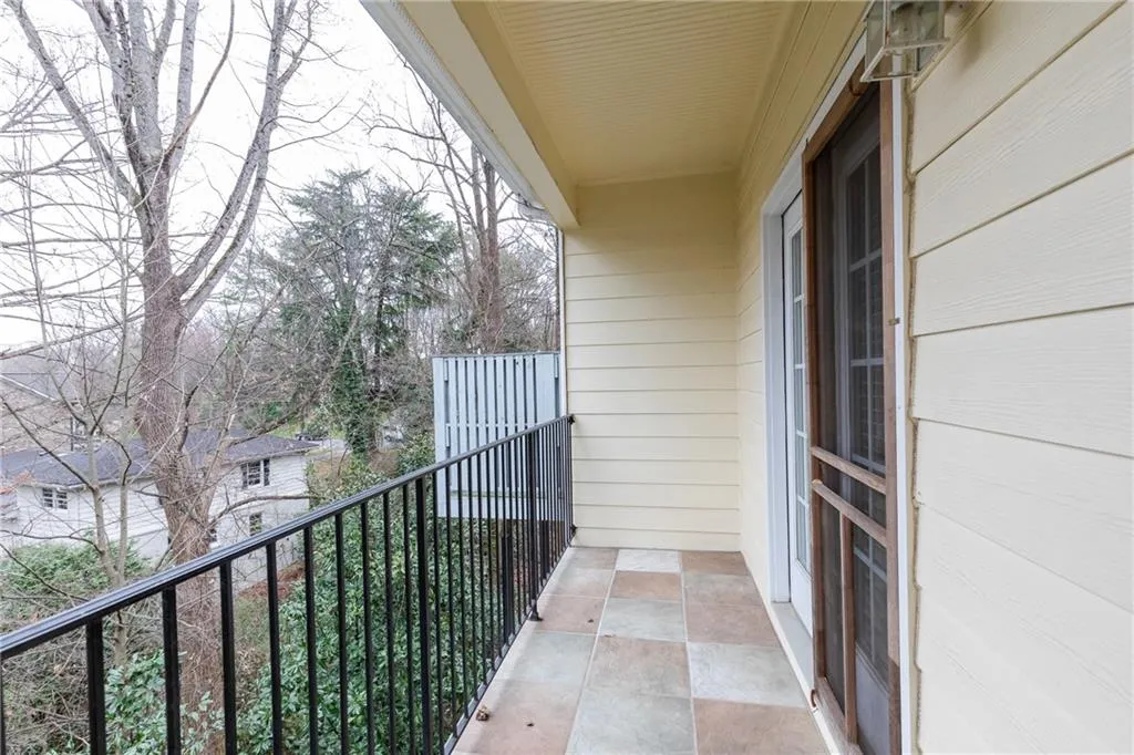 5492 Glenridge Drive Unit 544, Atlanta, Georgia 30342, 4 Bedrooms Bedrooms, ,3 BathroomsBathrooms,Residential,Sold,5492 Glenridge Drive Unit 544,6518151