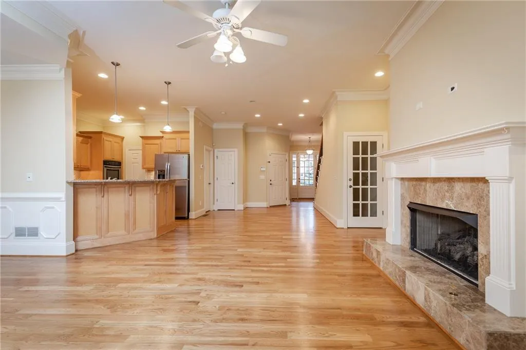 5492 Glenridge Drive Unit 544, Atlanta, Georgia 30342, 4 Bedrooms Bedrooms, ,3 BathroomsBathrooms,Residential,Sold,5492 Glenridge Drive Unit 544,6518151