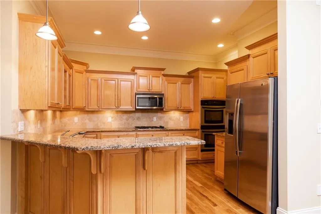 5492 Glenridge Drive Unit 544, Atlanta, Georgia 30342, 4 Bedrooms Bedrooms, ,3 BathroomsBathrooms,Residential,Sold,5492 Glenridge Drive Unit 544,6518151