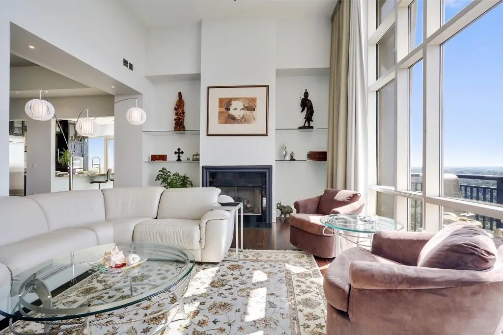 2626 Peachtree Road Unit 1904, Atlanta, Georgia 30305, 3 Bedrooms Bedrooms, ,3 BathroomsBathrooms,Residential,Sold,2626 Peachtree Road Unit 1904,5514222