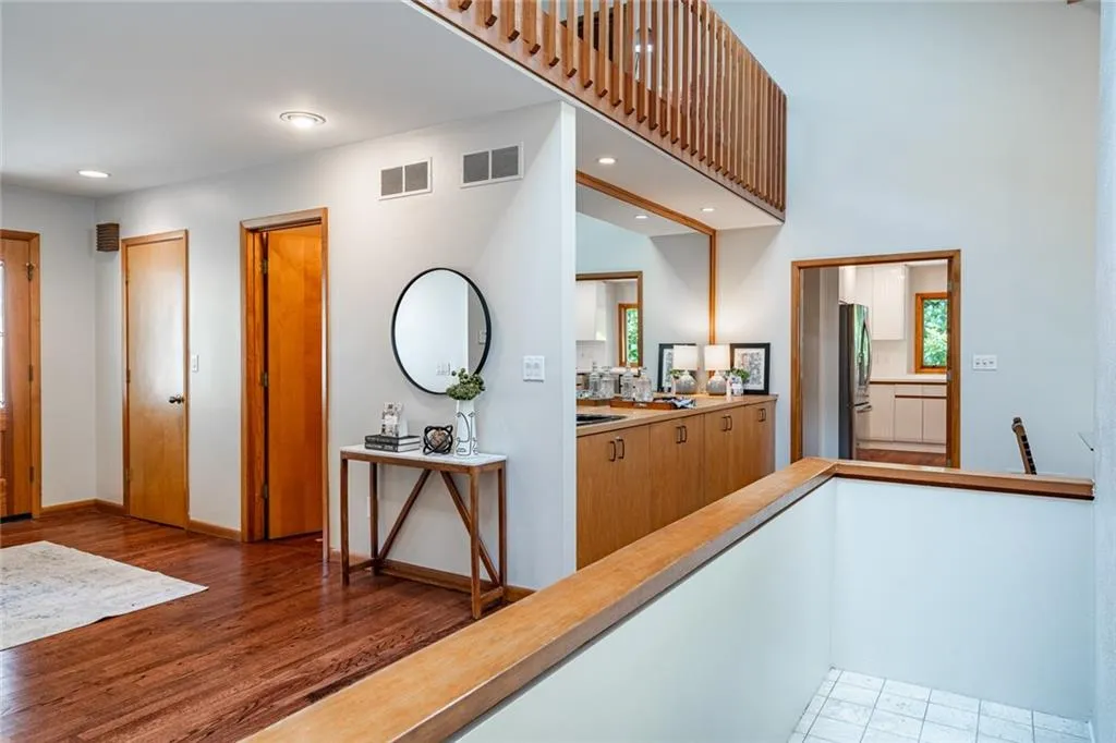 70 Glen Oaks Drive, Sandy Springs, Georgia 30327, 5 Bedrooms Bedrooms, ,4 BathroomsBathrooms,Residential,Sold,70 Glen Oaks Drive,7426730