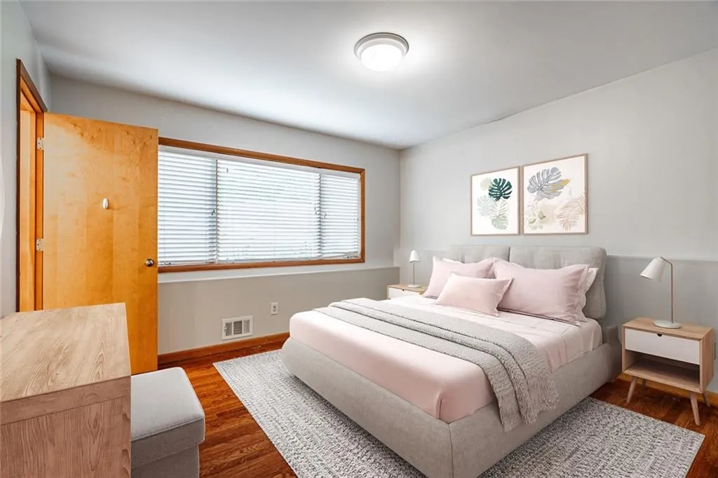 70 Glen Oaks Drive, Sandy Springs, Georgia 30327, 5 Bedrooms Bedrooms, ,4 BathroomsBathrooms,Residential,Sold,70 Glen Oaks Drive,7426730