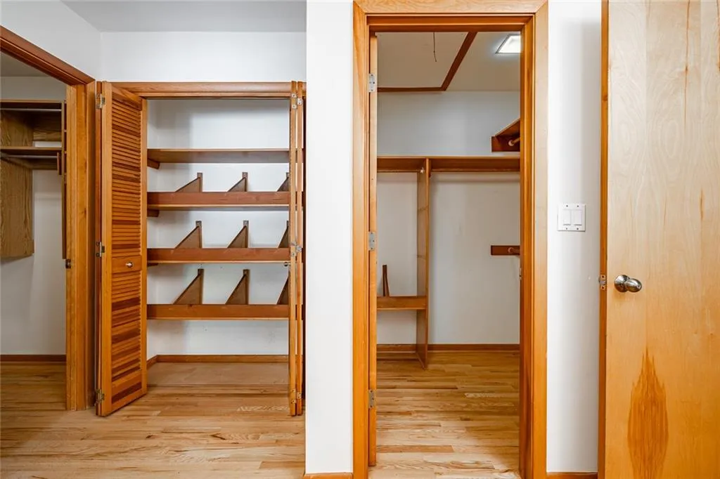 70 Glen Oaks Drive, Sandy Springs, Georgia 30327, 5 Bedrooms Bedrooms, ,4 BathroomsBathrooms,Residential,Sold,70 Glen Oaks Drive,7426730