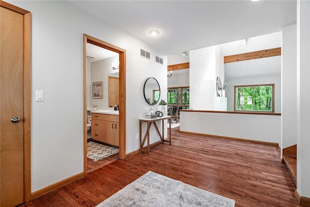 70 Glen Oaks Drive, Sandy Springs, Georgia 30327, 5 Bedrooms Bedrooms, ,4 BathroomsBathrooms,Residential,Sold,70 Glen Oaks Drive,7426730