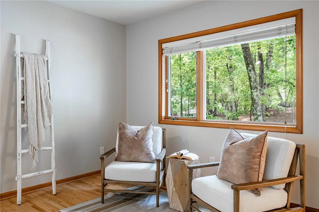 70 Glen Oaks Drive, Sandy Springs, Georgia 30327, 5 Bedrooms Bedrooms, ,4 BathroomsBathrooms,Residential,Sold,70 Glen Oaks Drive,7426730