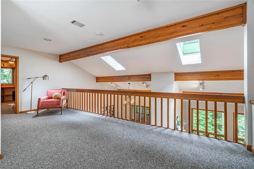 70 Glen Oaks Drive, Sandy Springs, Georgia 30327, 5 Bedrooms Bedrooms, ,4 BathroomsBathrooms,Residential,Sold,70 Glen Oaks Drive,7426730