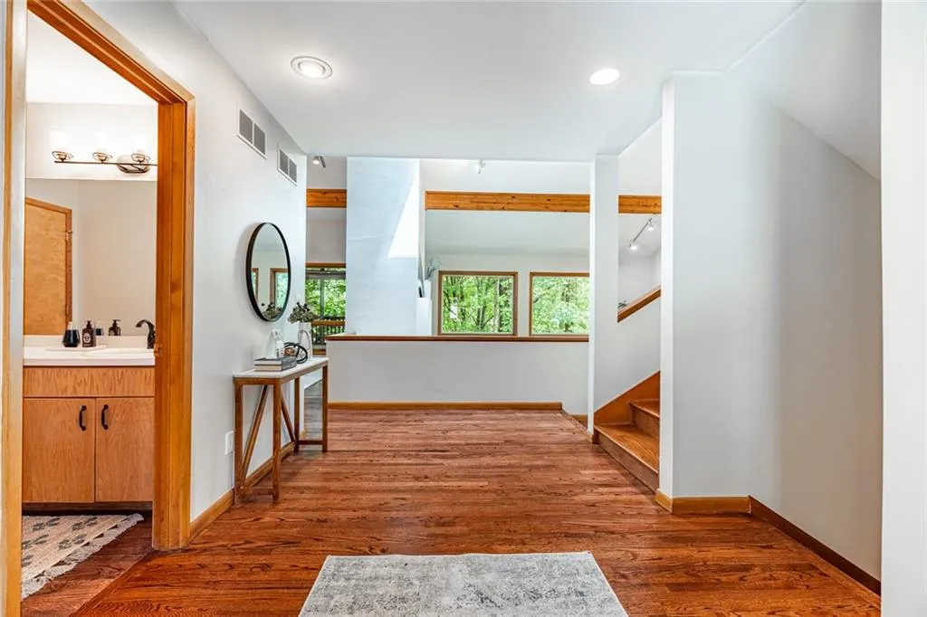 70 Glen Oaks Drive, Sandy Springs, Georgia 30327, 5 Bedrooms Bedrooms, ,4 BathroomsBathrooms,Residential,Sold,70 Glen Oaks Drive,7426730