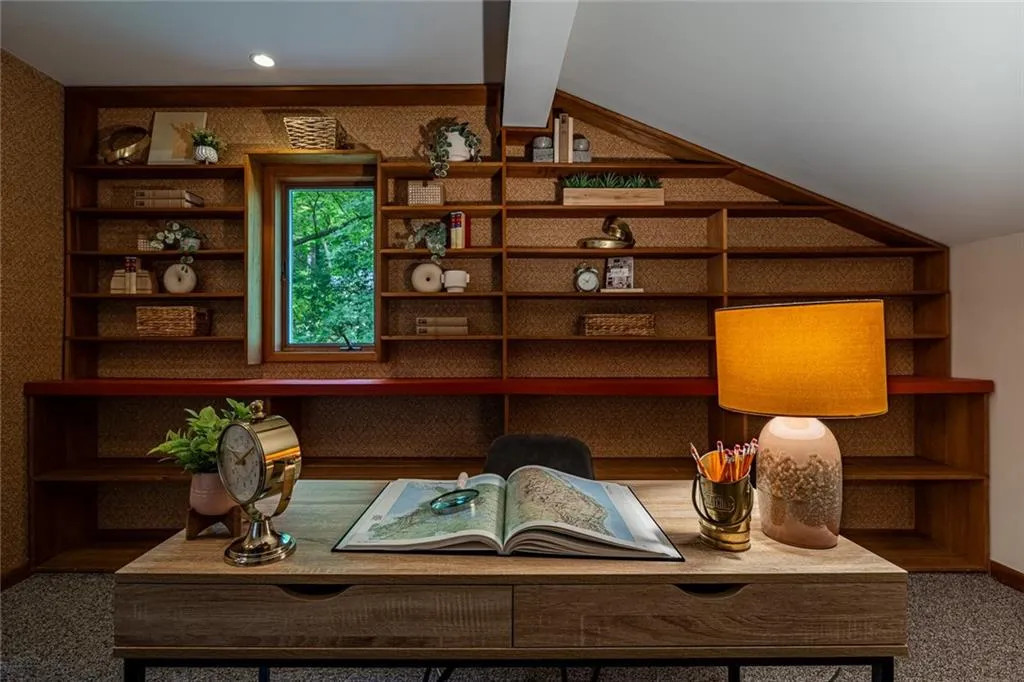 70 Glen Oaks Drive, Sandy Springs, Georgia 30327, 5 Bedrooms Bedrooms, ,4 BathroomsBathrooms,Residential,Sold,70 Glen Oaks Drive,7426730