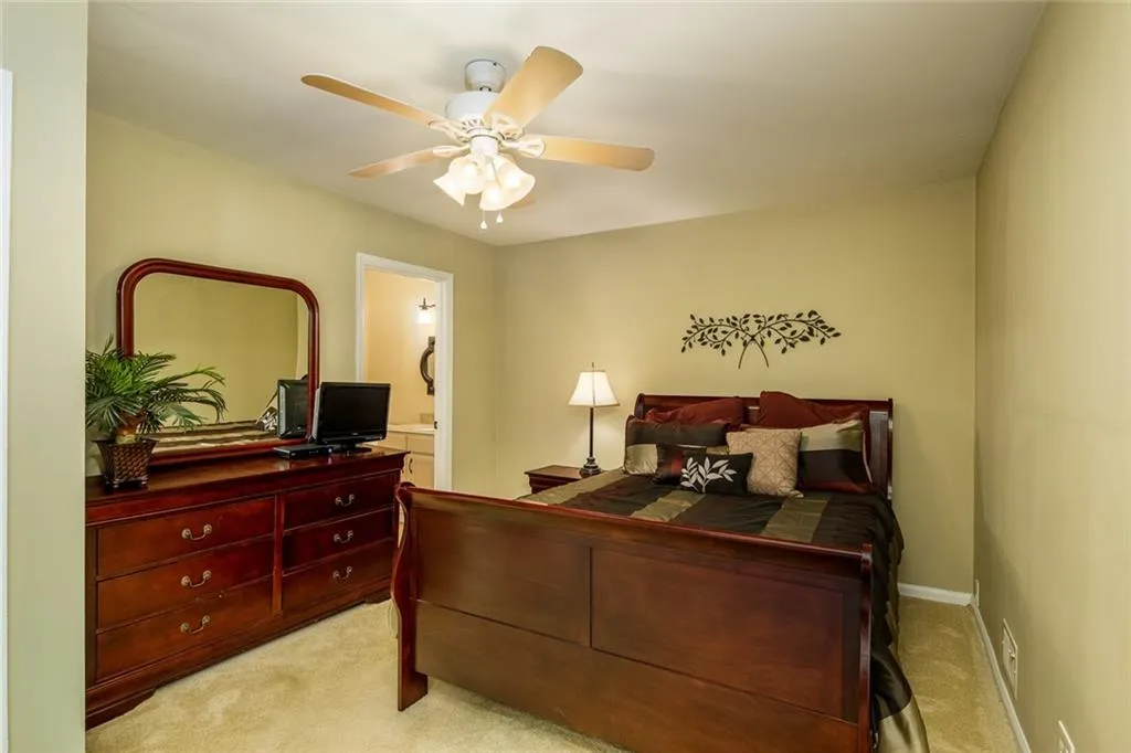 5620 Chemin De Vie, Sandy Springs, Georgia 30342, 2 Bedrooms Bedrooms, ,2 BathroomsBathrooms,Residential,Sold,5620 Chemin De Vie,6721394