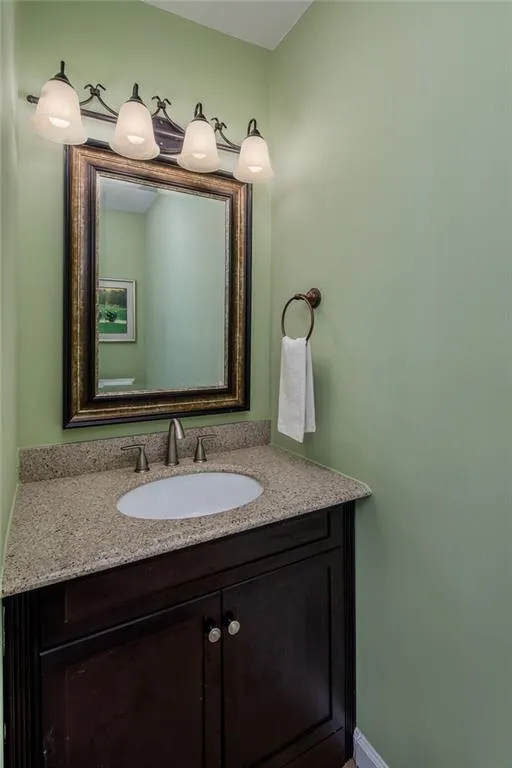 5620 Chemin De Vie, Sandy Springs, Georgia 30342, 2 Bedrooms Bedrooms, ,2 BathroomsBathrooms,Residential,Sold,5620 Chemin De Vie,6721394