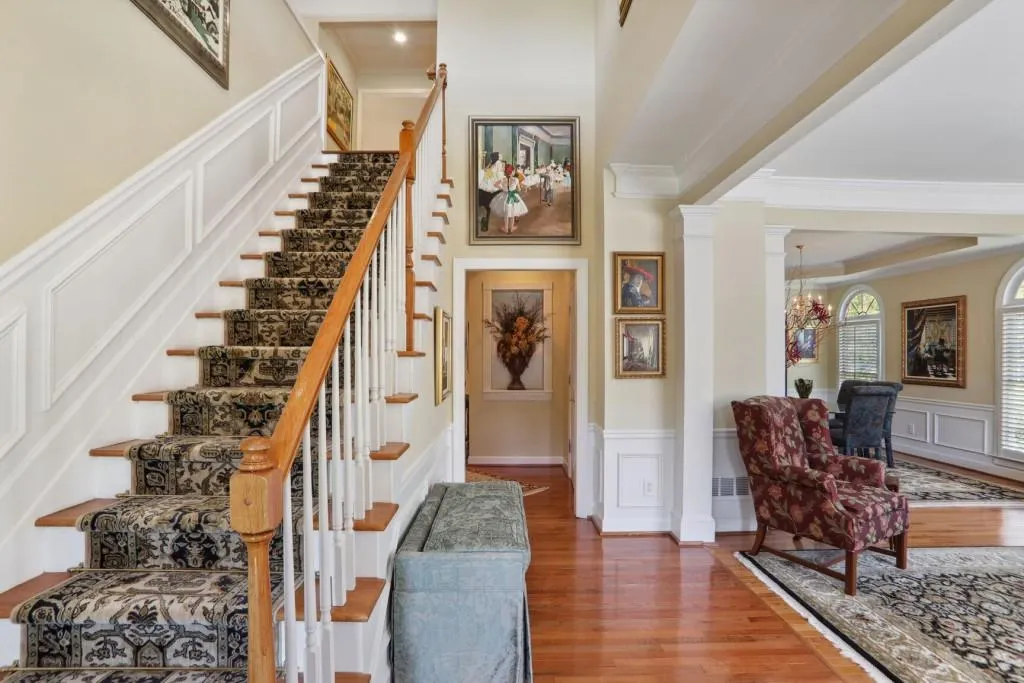 405 Glenridge Close Court, Sandy Springs, Georgia 30328, 4 Bedrooms Bedrooms, ,2 BathroomsBathrooms,Residential,Sold,405 Glenridge Close Court,7372978