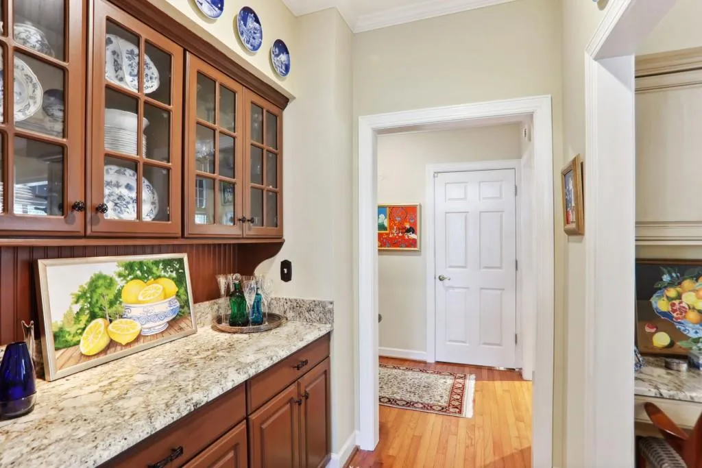 405 Glenridge Close Court, Sandy Springs, Georgia 30328, 4 Bedrooms Bedrooms, ,2 BathroomsBathrooms,Residential,Sold,405 Glenridge Close Court,7372978