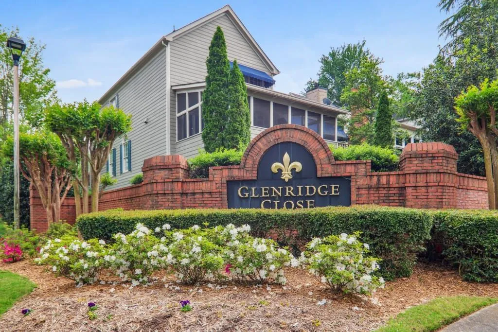 405 Glenridge Close Court, Sandy Springs, Georgia 30328, 4 Bedrooms Bedrooms, ,2 BathroomsBathrooms,Residential,Sold,405 Glenridge Close Court,7372978