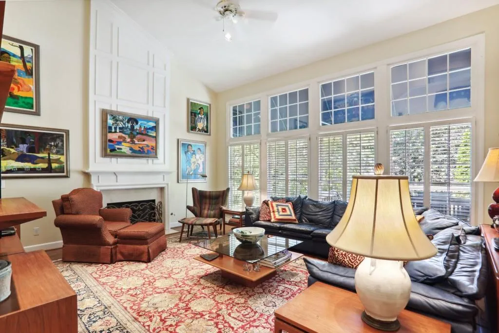 405 Glenridge Close Court, Sandy Springs, Georgia 30328, 4 Bedrooms Bedrooms, ,2 BathroomsBathrooms,Residential,Sold,405 Glenridge Close Court,7372978