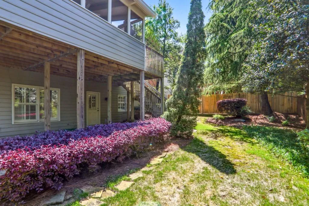 405 Glenridge Close Court, Sandy Springs, Georgia 30328, 4 Bedrooms Bedrooms, ,2 BathroomsBathrooms,Residential,Sold,405 Glenridge Close Court,7372978
