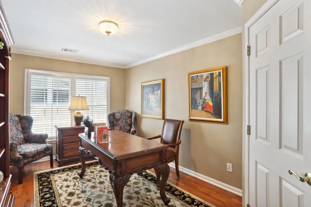 405 Glenridge Close Court, Sandy Springs, Georgia 30328, 4 Bedrooms Bedrooms, ,2 BathroomsBathrooms,Residential,Sold,405 Glenridge Close Court,7372978
