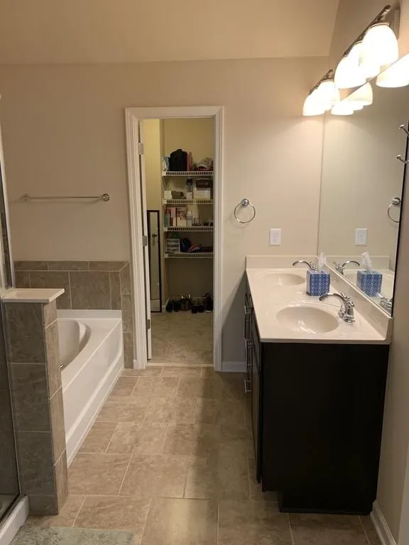 7305 Highland Bluff, Sandy Springs, Georgia 30328, 3 Bedrooms Bedrooms, ,3 BathroomsBathrooms,Residential,Sold,7305 Highland Bluff,6562822