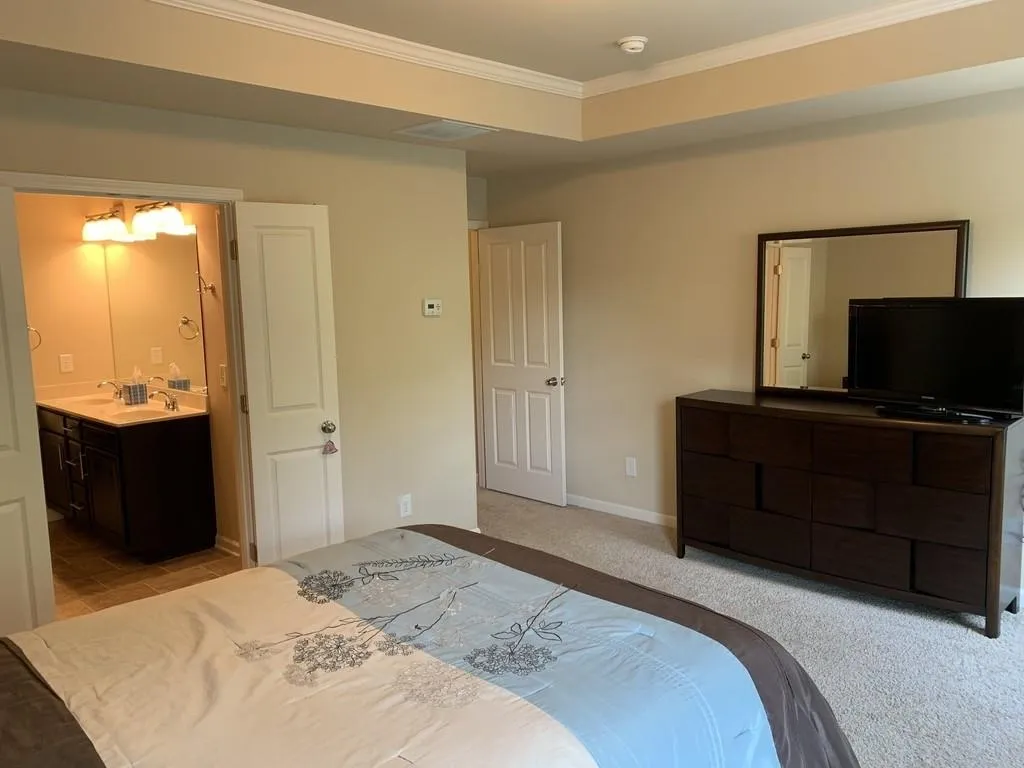 7305 Highland Bluff, Sandy Springs, Georgia 30328, 3 Bedrooms Bedrooms, ,3 BathroomsBathrooms,Residential,Sold,7305 Highland Bluff,6562822