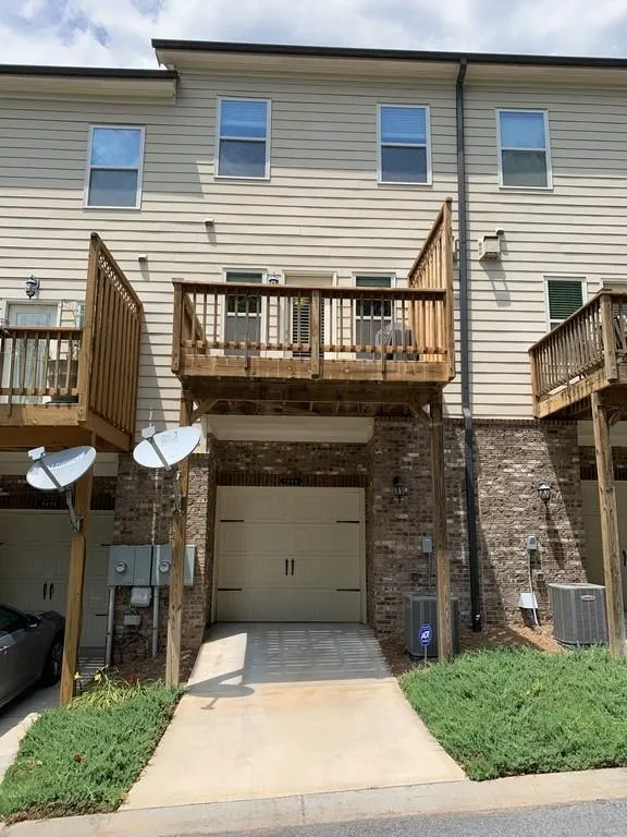 7305 Highland Bluff, Sandy Springs, Georgia 30328, 3 Bedrooms Bedrooms, ,3 BathroomsBathrooms,Residential,Sold,7305 Highland Bluff,6562822