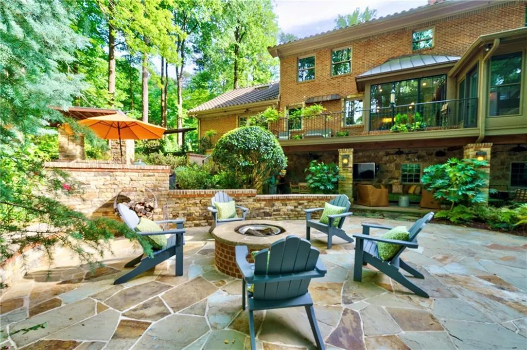 1000 Hightower Trail, Sandy Springs, Georgia 30350, 5 Bedrooms Bedrooms, ,5 BathroomsBathrooms,Residential,Sold,1000 Hightower Trail,7038303