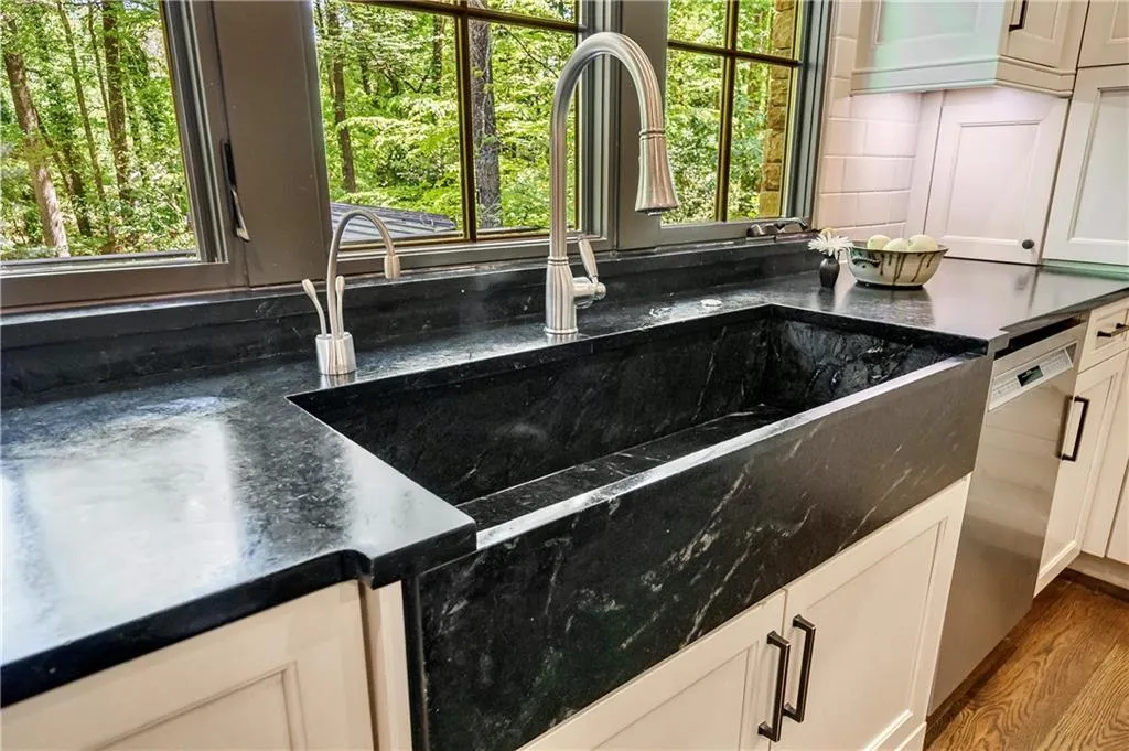 1000 Hightower Trail, Sandy Springs, Georgia 30350, 5 Bedrooms Bedrooms, ,5 BathroomsBathrooms,Residential,Sold,1000 Hightower Trail,7038303