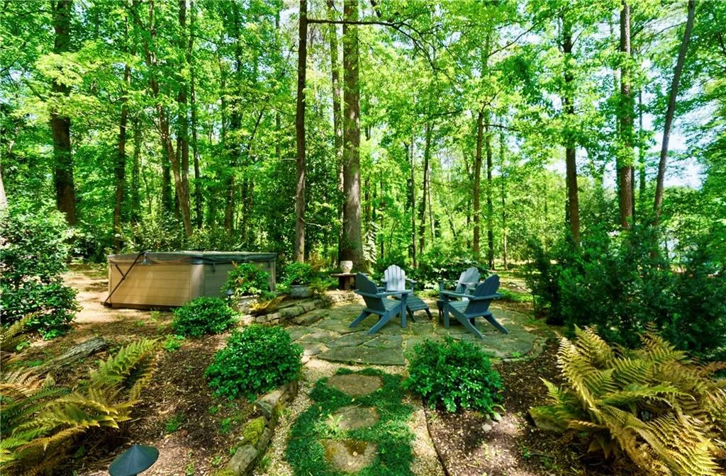 1000 Hightower Trail, Sandy Springs, Georgia 30350, 5 Bedrooms Bedrooms, ,5 BathroomsBathrooms,Residential,Sold,1000 Hightower Trail,7038303