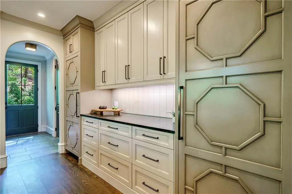 1000 Hightower Trail, Sandy Springs, Georgia 30350, 5 Bedrooms Bedrooms, ,5 BathroomsBathrooms,Residential,Sold,1000 Hightower Trail,7038303